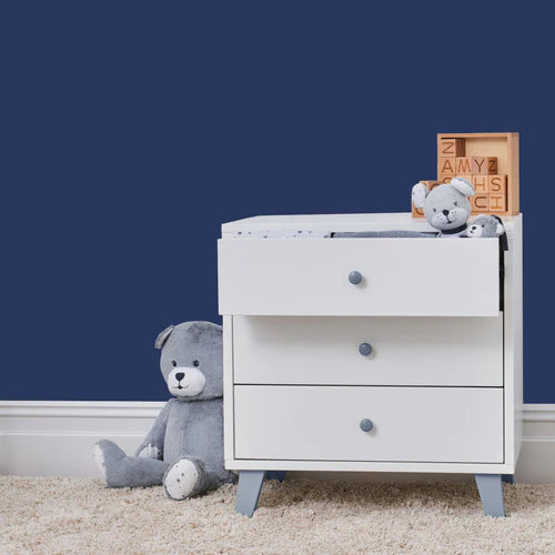 Lincoln Chest