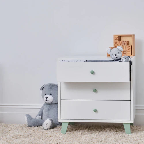 Lincoln Chest